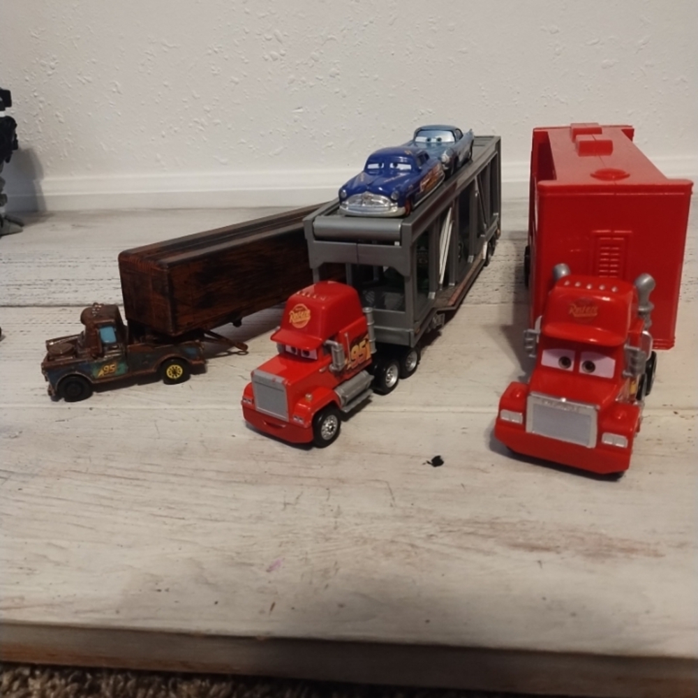 Lot Disney Pixar Cars Mattel Mack Mini Racers Hauler Red and 4 cars Rare mater - Picture 2 of 12